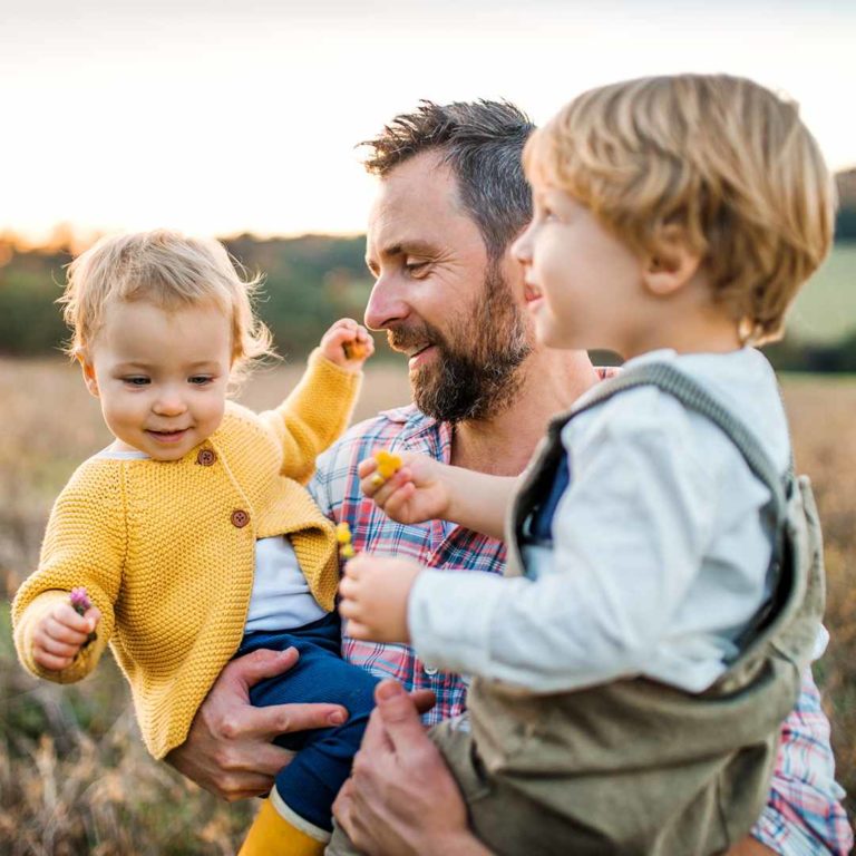 papa avec enfants