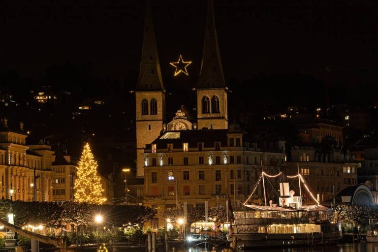 Illuminations de noël à Lucerne, Suisse