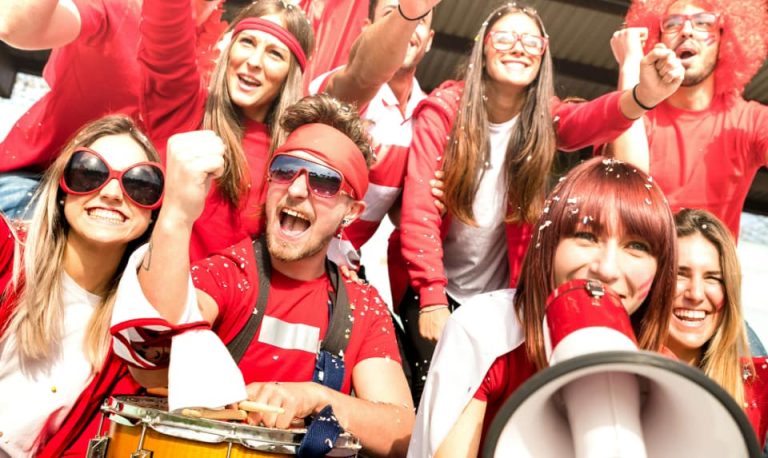 Supporters en rouge et blanc