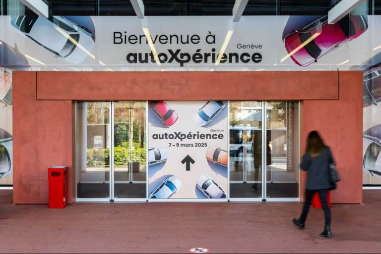 Entrée du salon automobile autoxpérience de Genève en Suisse